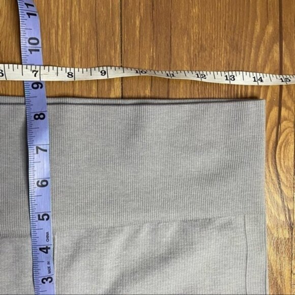 LULULEMON In The Flow Crop II Heathered Medium Grey Size 8 - Picture 8 of 13